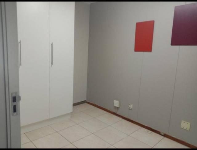 5 BEDROOM APARTMENT FOR SALE IN SUNNYSIDE